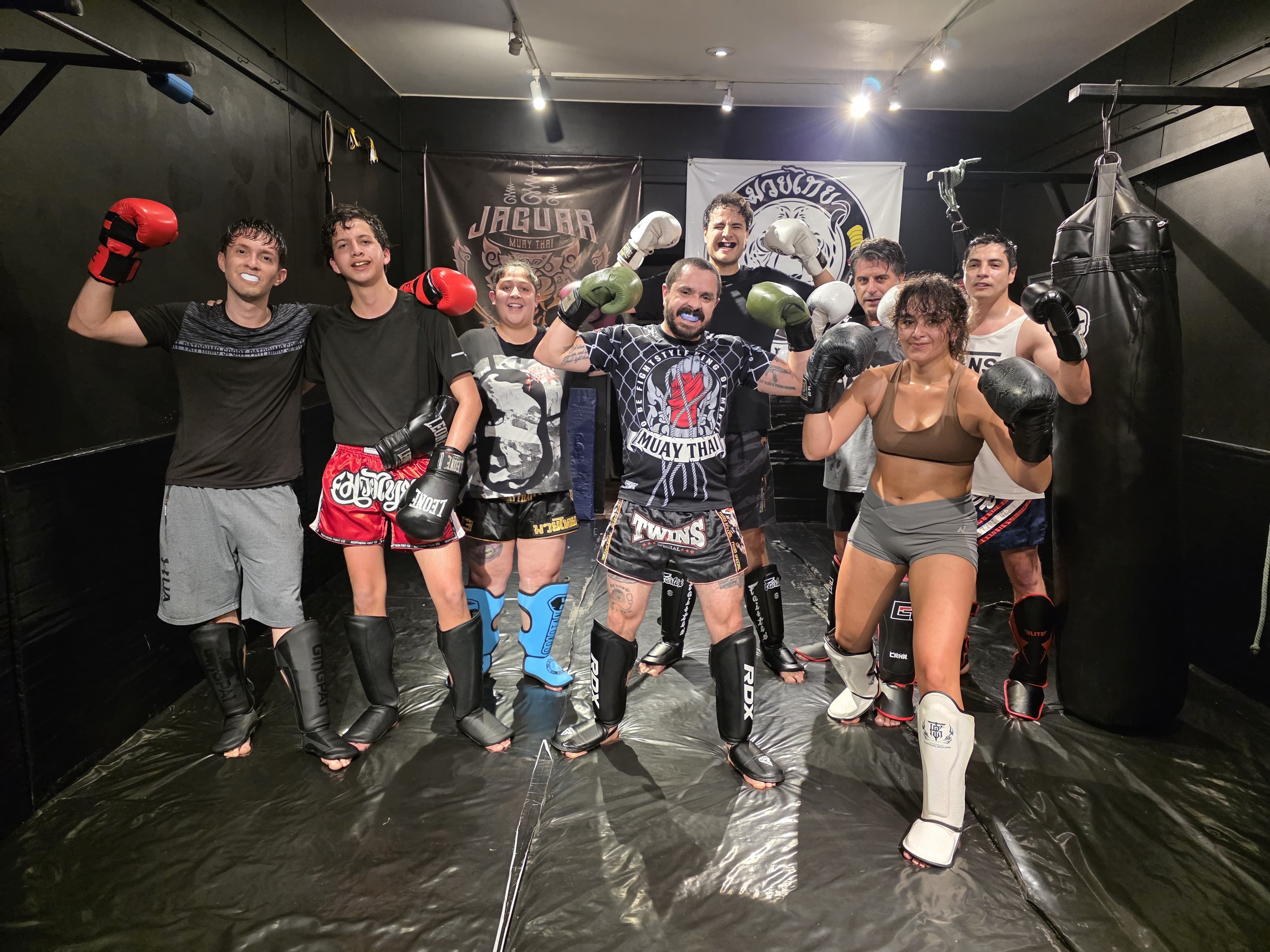 Clase grupal en Jaguar Muay Thai